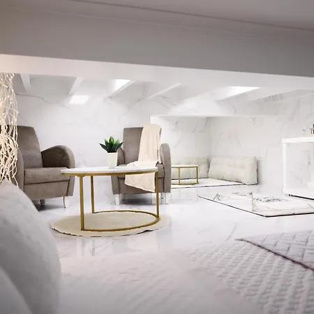 Dina House Apartament